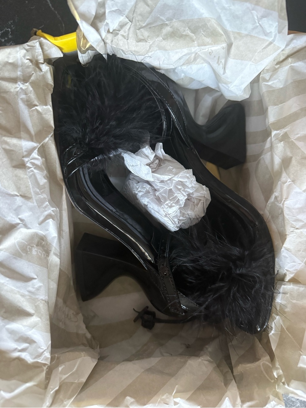 Sam Edelman Circus NY | Feather Patent Leather Heels Sz 7 - Picture 3 of 7